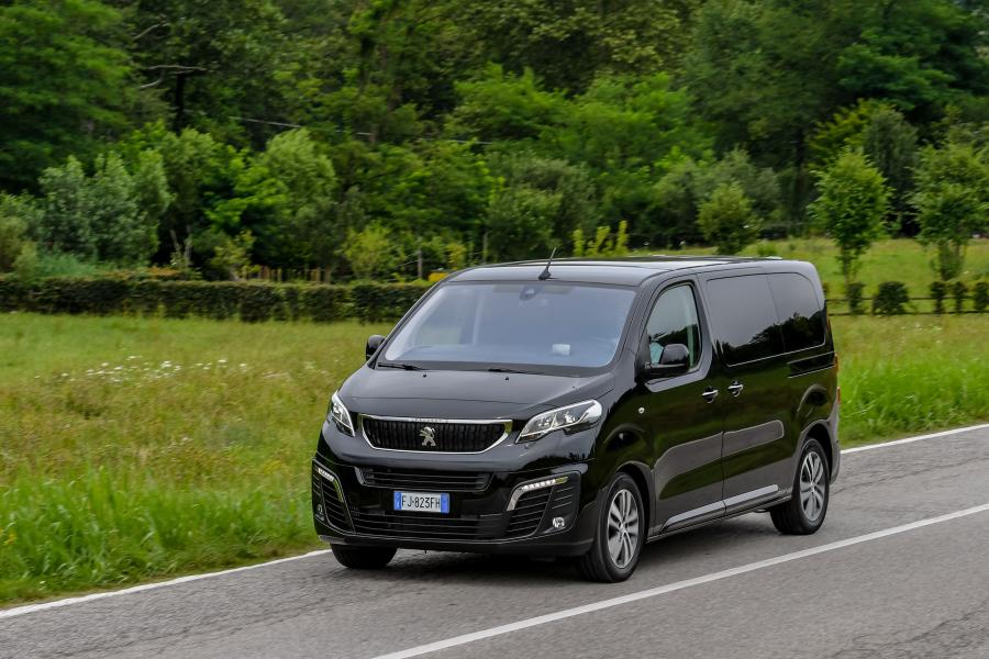  Peugeot Traveller 2016 года  (фото 17 из 39)